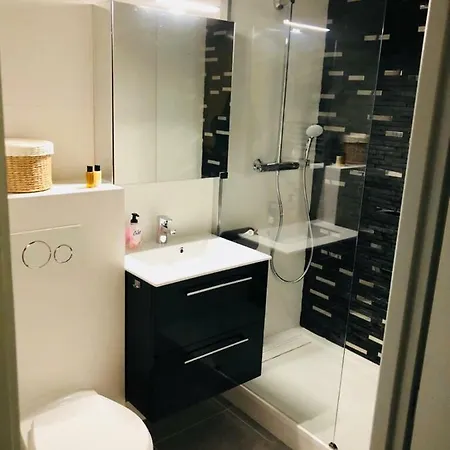 Mazet « Domaine De La Pinede »