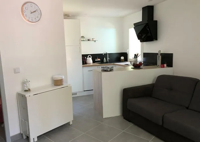 Апартаменты Mazet « Domaine De La Pinede » *