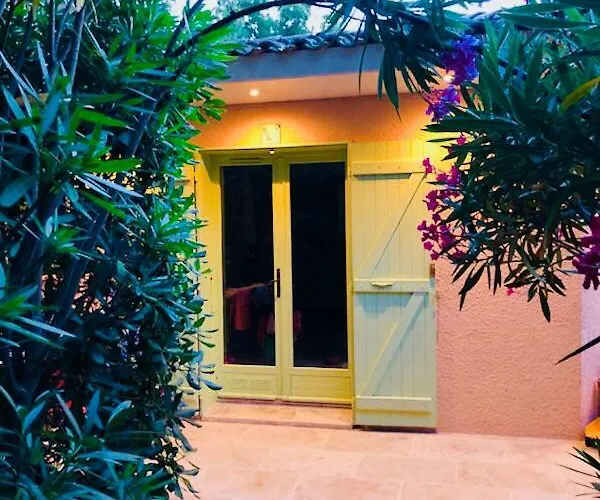 Апартаменты Mazet « Domaine De La Pinede » *