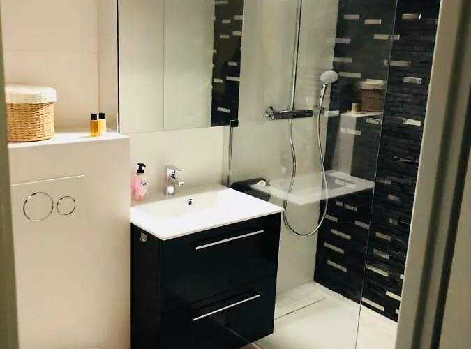 Mazet « Domaine De La Pinede »